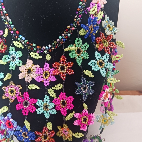 Colorful Beaded Floral Necklace - Picture 3 of 6